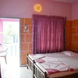 Hostel Happy Land